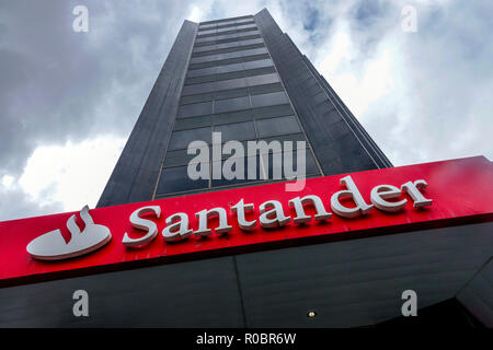 Le logo de la Banque Santander sur la construction, l'Espagne Banque D'Images