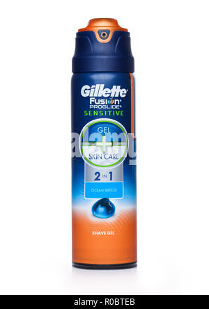 Londres, Royaume-Uni - 01 novembre, 2018 : récipient de l'acier du Gillette Fusion gel de rasage sensibles sur blanc. Banque D'Images