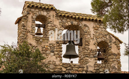 Mission San Miguel Arcángel Bell Tower, San Miguel, California, USA. L'une des séries de 21 avant-postes religieux espagnol de la Haute Californie. Banque D'Images