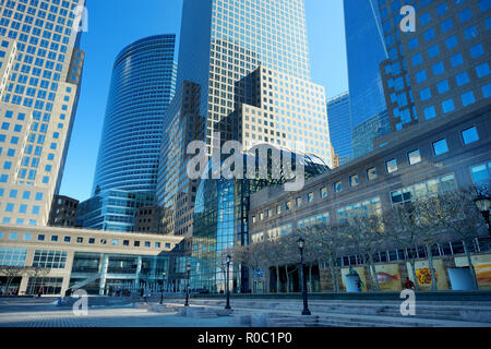 NEW YORK - Le 22 mars 2015 : Brookfield Place, encore appelé le World Financial Center, situé dans le quartier de Battery Park City Manhatt Banque D'Images