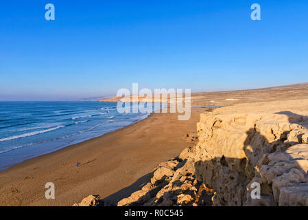 La côte atlantique le long de la route à Agadir, Maroc Banque D'Images