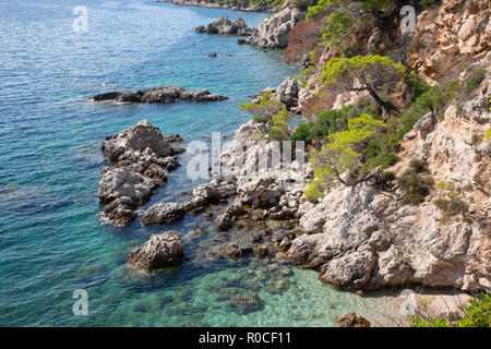 Croatie - La côte de la péninsule de Peliesac près de Zuliana Banque D'Images