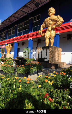Statue en or de Le Dr Gan Boon Leong à Melaka, Malaisie Banque D'Images