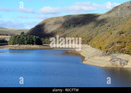 Les faibles niveaux d'eau à réservoir Goch Craig Elan Valley Novembre 2018 Rhayader Wales Cymru UK GO Banque D'Images