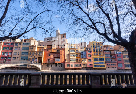 Rio Onyar Ciudad Vieja, la vieille ville avec des maisons colorées, Gérone, Catalogne, Espagne Banque D'Images