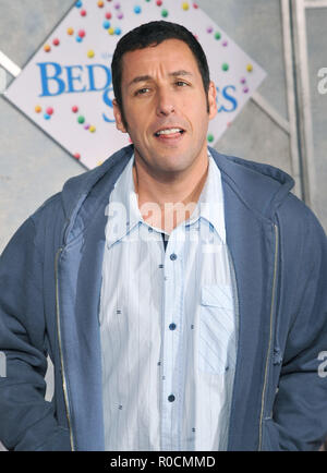 Adam Sandler - Histoires avant première au El Capitan Theatre de Los Angeles. SandlerAdam 24 Red Carpet Event, Vertical, USA, Cinéma, Célébrités, photographie, Bestof, Arts, Culture et divertissement, Célébrités Topix fashion / Vertical, Best of, événement dans la vie d'Hollywood, Californie - Tapis rouge et en backstage, USA, Cinéma, Célébrités, cinéma, télévision, Célébrités célébrités musique, photographie, Arts et culture, Bestof, divertissement, Topix headshot, vertical, une personne, à partir de l'an 2008, enquête tsuni@Gamma-USA.com Banque D'Images