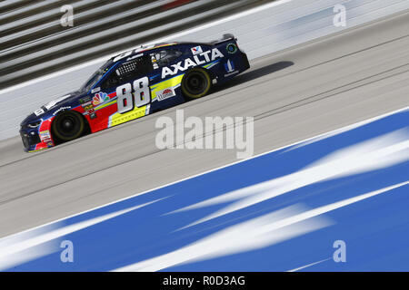 Ft. Worth, Texas, USA. 29Th sep 2018. Alex Bowman (88) tient à la voie à la pratique pour l'AAA Texas 500 au Texas Motor Speedway à Ft. Worth, Texas. Crédit : Justin R. Noe Asp Inc/ASP/ZUMA/Alamy Fil Live News Banque D'Images