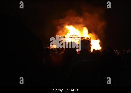 Dudley, West Midlands, Royaume-Uni. 3 novembre, 2018. Le feu d'artifice et nuit à l'Himley Hall. Dudley, West Midlands - région de Birmingham. La nuit de Guy Fawkes. 3 novembre 2018. Conspiration du Jour du souvenir. Les gens apprécient l'événement. Tempera Crédit : Studio de photographie/Alamy Live News Banque D'Images