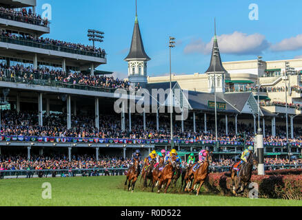 Louisville, Kentucky, USA. 29Th sep 2018. 3 novembre 2018 : Activer # 2, monté par Frankie Dettori, gagne la Breeders' Cup Turf Longines sur Breeders' Cup World Championship samedi à Churchill Downs le 3 novembre 2018 à Louisville, Kentucky. Mary Meek/Eclipse Sportswire/CSM/Alamy Live News Banque D'Images