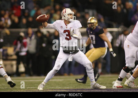 Seattle, WA, USA. 29Th sep 2018. Stanford Cardinal quarterback K.J. Costello (3) a l'air de passer la balle au cours d'un match entre le Stanford Cardinal et Washington Huskies au Husky Stadium à Seattle, WA. Sean Brown/CSM/Alamy Live News Banque D'Images