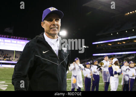 Seattle, WA, USA. 29Th sep 2018. L'entraîneur-chef des Huskies de Washington Chris Petersen sourire après un match entre le Stanford Cardinal et Washington Huskies au Husky Stadium à Seattle, WA. Les Huskies à l'encontre du Cardinal 27-23. Sean Brown/CSM/Alamy Live News Banque D'Images