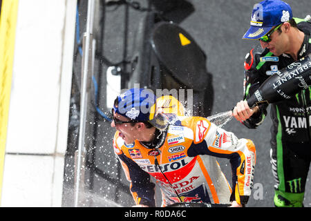 Le Circuit International de Sepang, Sepang, Malaisie. 4ème Nov, 2018. MotoGP de Malaisie, la journée de la course, Marc Márquez, Johann Zarco après la course MotoGP : Action Crédit Plus Sport/Alamy Live News Banque D'Images