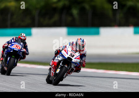 Le Circuit International de Sepang, Sepang, Malaisie. 4ème Nov, 2018. MotoGP de Malaisie, la journée de la course ; Danilo Petrucci, Maverick Viñales durant la course MotoGP : Action Crédit Plus Sport/Alamy Live News Banque D'Images