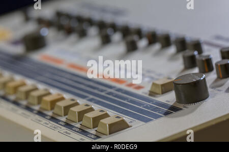 Vintage drum machine. L'origine de al maison moderne et de la musique de danse Banque D'Images