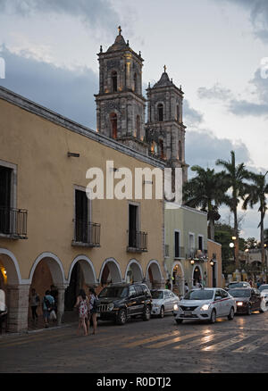 Cathédrale de San servasio dans la vieille ville de Valladolid, Yucatan, Mexique. Banque D'Images