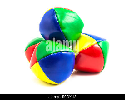 Concept pour le multitâche Défis, pile de balles colorées sur fond blanc Banque D'Images