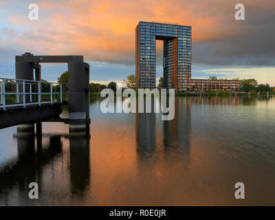 Nom op HDR tasman toren van groningen rencontré aanlegsteiger Banque D'Images