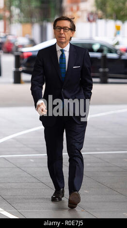 L'ambassadeur allemand au Royaume-Uni, Peter Wittig, arrive à la BBC à Londres pour apparaître sur l'Andrew Marr show. Banque D'Images