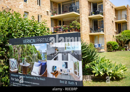 Appartement dans immeuble de Balmoral Beach,plages du nord de Sydney, Australie avec un appartement en cours de vente Banque D'Images