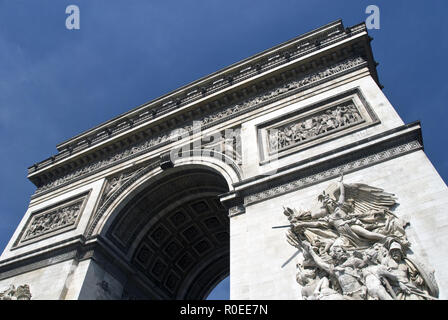 L'Arc de Triomphe de l'Etoile (Arc de Triomphe) dans la Place Charles de Gaulle à la fin de l'Arc de Triomphe, Paris, France. Banque D'Images