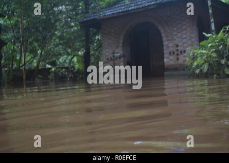 La pluie lourde et inondé Kerala Banque D'Images