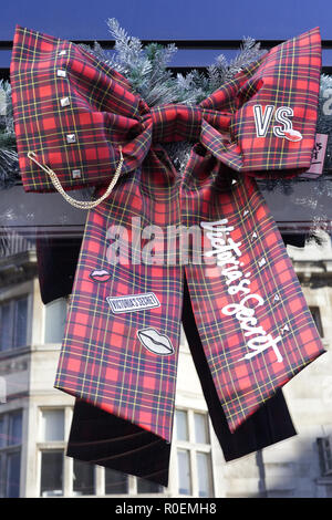 Victoria secrets tartan Christmas bow Banque D'Images