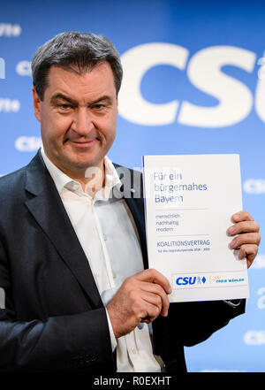 Munich, Bavière. 4ème Nov 2018. Markus Söder (CSU), Ministre-président de Bavière, présentera la nouvelle entente de coalition pour la Bavière lors d'une conférence de presse après une réunion du conseil exécutif et de la CSU CSU Groupe parlementaire de l'état. Dpa : Crédit photo alliance/Alamy Live News Banque D'Images