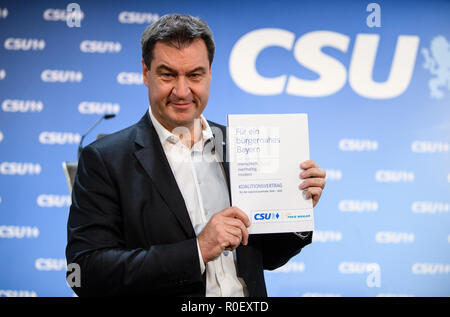 Munich, Bavière. 4ème Nov 2018. Markus Söder (CSU), Ministre-président de Bavière, présentera la nouvelle entente de coalition pour la Bavière lors d'une conférence de presse après une réunion du conseil exécutif et de la CSU CSU Groupe parlementaire de l'état. Dpa : Crédit photo alliance/Alamy Live News Banque D'Images