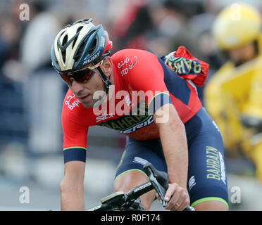 Saitama, Japon. 4ème Nov, 2018. Le cycliste italien Vincenzo Nibali de BahrainMerida élevées pendant le Tour de France en Critérium de Saitama Saitama, Tokyo banlieue le dimanche, Novembre 4, 2018. Champion du monde espagnol Alejandro Valvelde a remporté la course alors que Nibali a terminé la quatrième. Credit : Yoshio Tsunoda/AFLO/Alamy Live News Banque D'Images