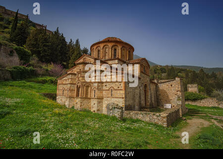 L'Église d'Agioi Theodoroi de Mystras, Grèce. Son la plus ancienne et la plus grande chapelle située à Kato Hora à la partie la plus basse de Mystras CastleTown ancienne Banque D'Images