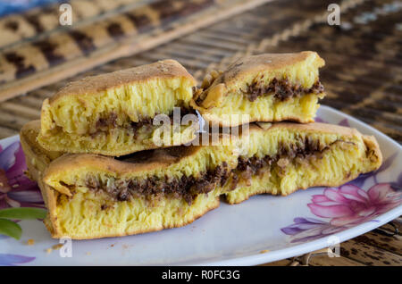 TERANG BULAN, sweet pancakes indonésien Lombok en close-up Banque D'Images