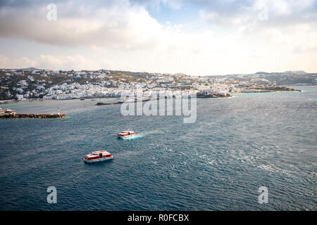 Vue panoramique aérienne de l'île de Mykonos, une partie des Cyclades, Grèce Banque D'Images