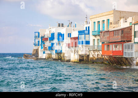 Célèbre ville de Mykonos couleurs de la petite Venise, l'île de Mykonos, Cyclades, Grèce Banque D'Images