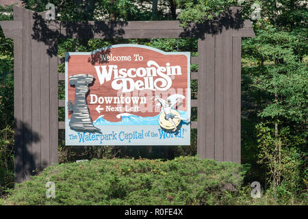 Wisconsin Dells, Wi - 4 octobre 2018 - un signe indiquant Bienvenue à Wisconsin Dells, le Waterpark capitale du monde. Banque D'Images