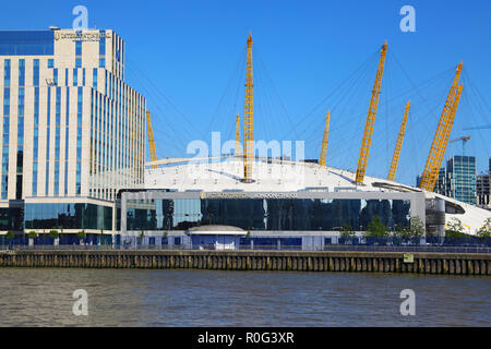 L'Intercontinental London - l'O2, avec l'arène derrière, sur le Pensinsular dans Greenwich, London, UK SE Banque D'Images