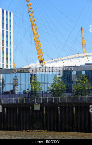 L'Intercontinental London - l'O2, avec l'arène derrière, sur le Pensinsular dans Greenwich, London, UK SE Banque D'Images