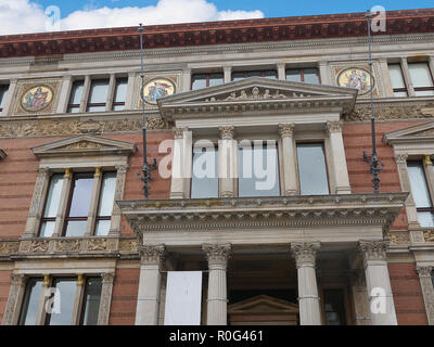 Martin-Gropius-Bau, à l'origine un musée des arts appliqués et classé monument historique depuis 1966, est une salle d'expositions de Berlin Banque D'Images