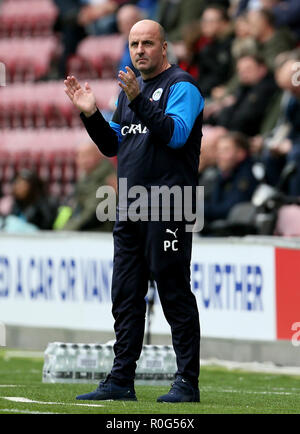 Paul Cook gestionnaire de Wigan Athletic pendant le match de championnat Sky Bet au DW Stadium, Wigan. Banque D'Images