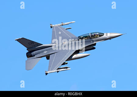 General Dynamics F-16D Fighting Falcon piloté par l'US Air Force 20e FW basé à Shaw AFB photographié dans la vallée de la mort au cours de 2018 Banque D'Images