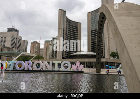 Signe de Toronto au Nathan Philips Square, Toronto, Canada Banque D'Images