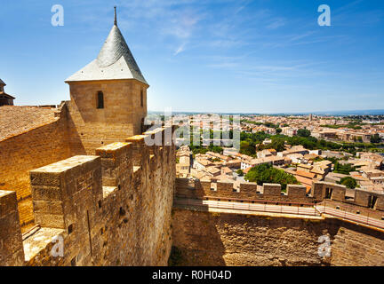 Carcassonne cityscape vu du château médiéval, France Banque D'Images