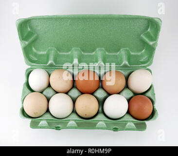 Berlin, Allemagne. 08Th Nov, 2018. Un green egg box avec douze œufs, pas de mentions légales. Credit : XAMAX/dpa/Alamy Live News Banque D'Images