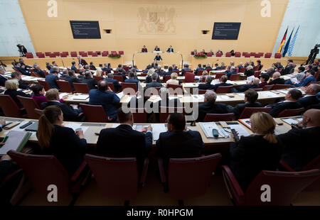 05 novembre 2018, Bavaria, Munich : les députés participent à la session constitutive de la 18ème Landtag de Bavière. Photo : Sven Hoppe/dpa Banque D'Images