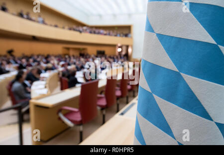 05 novembre 2018, Bavaria, Munich : les députés participent à la session constitutive de la 18ème Landtag de Bavière. Photo : Sven Hoppe/dpa Banque D'Images