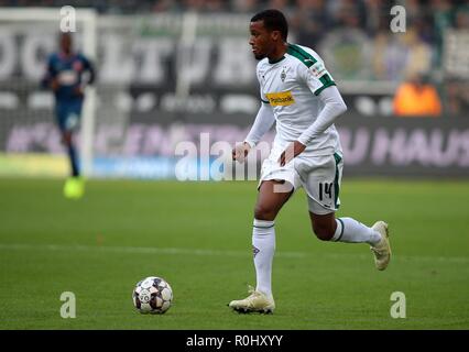 Firo : 04.11.2018, football, 1.Bundesliga, la saison 2018/2019, Borussia Mönchengladbach - Fortuna Düsseldorf, simple action, Alassane MOYEN, Borussia Mönchengladbach Borussia Mönchengladbach BMG, plein la figure, dans le monde d'utilisation | Banque D'Images