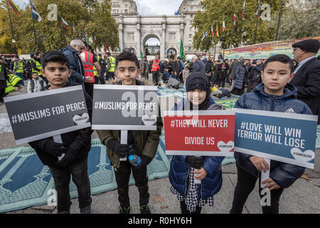 Londres, Royaume-Uni. 4ème Nov 2018. Les musulmans britanniques inscrivez-vous la Procession annuelle Arbaeen à Marble Arch. Crédit : Guy Josse/Alamy Live News Banque D'Images