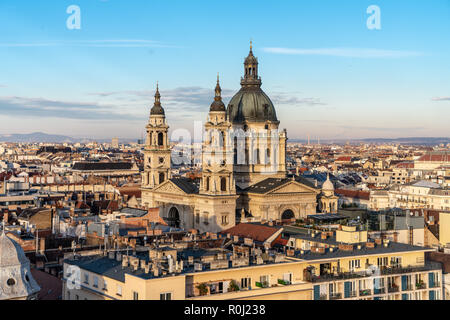 Basilique Saint Étienne à Budapest, Hongrie vue aérienne Vue de Budapest Eye Ferris roue Banque D'Images