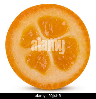 Fruits Kumquat réduit de moitié isolé sur fond blanc. Chemin de détourage. La profondeur de champ. Banque D'Images