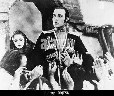 Titre original : L'AIGLE. Titre en anglais : L'AIGLE. Année : 1925. Directeur : CLARENCE BROWN. Stars : Rudolph Valentino. Credit : United Artists / Album Banque D'Images