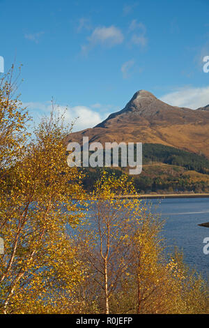 Pap of Glencoe mountain, sur le Loch Leven de Ballachulish, Lochaber, Ecosse, Royaume-Uni Banque D'Images